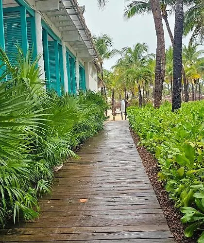 Mayan Palace Resort *